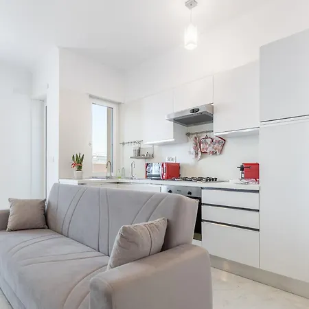 Floor - Balcony Views - King Bed - Ac *